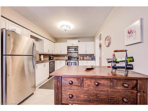 29-35 Westheights Drive, Kitchener, ON - Indoor Photo Showing Kitchen