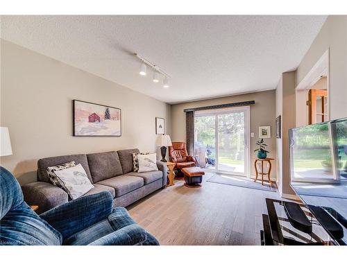 29-35 Westheights Drive, Kitchener, ON - Indoor Photo Showing Living Room