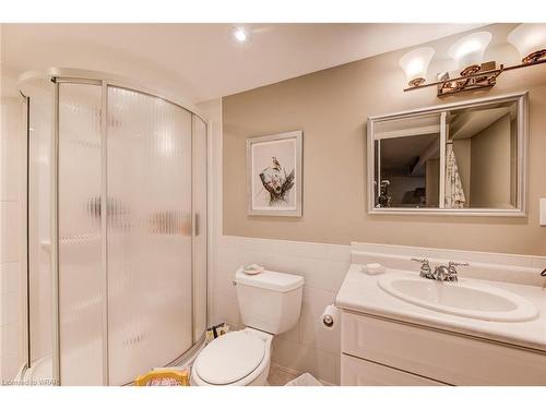 29-35 Westheights Drive, Kitchener, ON - Indoor Photo Showing Bathroom