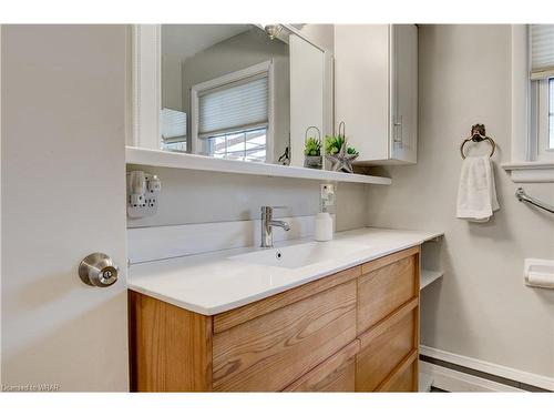 63 Cambridge Avenue, Kitchener, ON - Indoor Photo Showing Bathroom