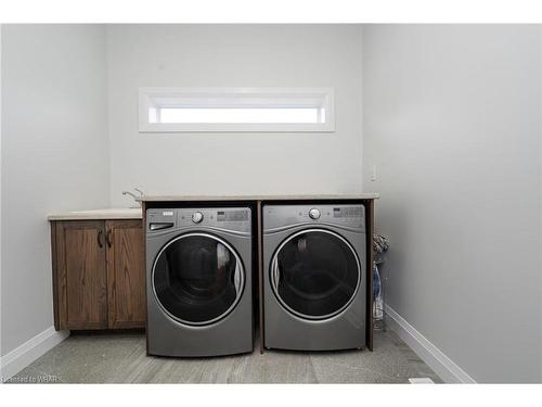 920 River Ridge Court, Kitchener, ON - Indoor Photo Showing Laundry Room