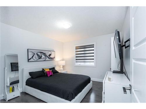 920 River Ridge Court, Kitchener, ON - Indoor Photo Showing Bedroom