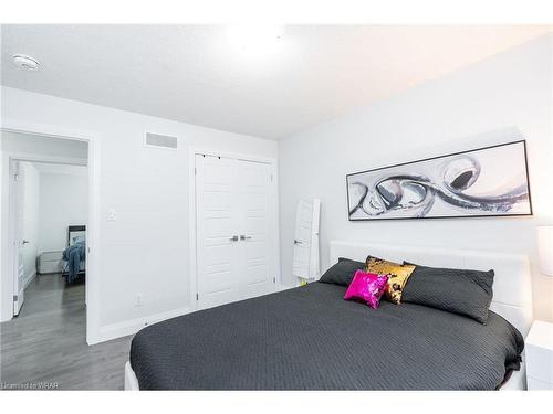 920 River Ridge Court, Kitchener, ON - Indoor Photo Showing Bedroom
