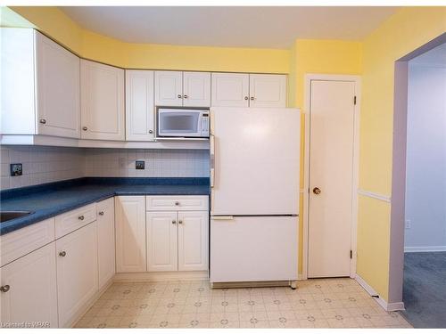 107 Glenroy Crescent, London, ON - Indoor Photo Showing Kitchen