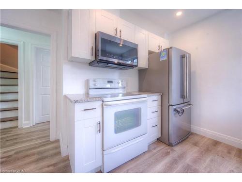 29 Second Avenue, Cambridge, ON - Indoor Photo Showing Kitchen