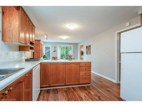 12 Hubert Street, Cambridge, ON - Indoor Photo Showing Kitchen