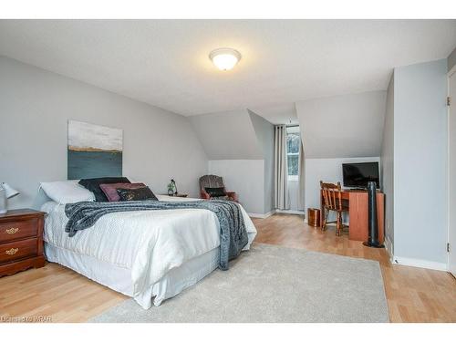 12 Hubert Street, Cambridge, ON - Indoor Photo Showing Bedroom