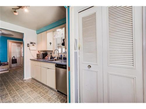 20 Blackwell Drive, Kitchener, ON - Indoor Photo Showing Kitchen With Double Sink