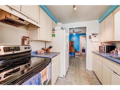 20 Blackwell Drive, Kitchener, ON - Indoor Photo Showing Kitchen