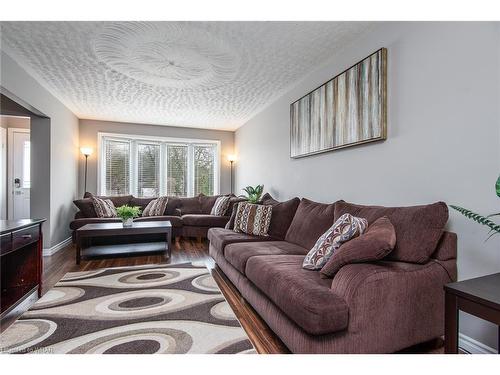 74 Shadeland Crescent, Kitchener, ON - Indoor Photo Showing Living Room