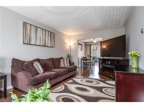 74 Shadeland Crescent, Kitchener, ON - Indoor Photo Showing Living Room