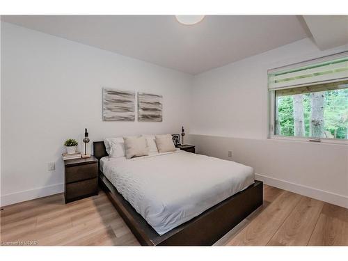 195 Riverbank Drive, Cambridge, ON - Indoor Photo Showing Bedroom