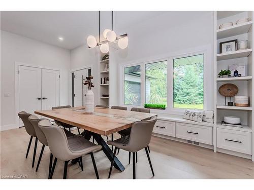 195 Riverbank Drive, Cambridge, ON - Indoor Photo Showing Dining Room