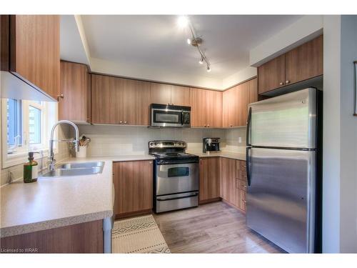37-701 Homer Watson Boulevard, Kitchener, ON - Indoor Photo Showing Kitchen With Double Sink
