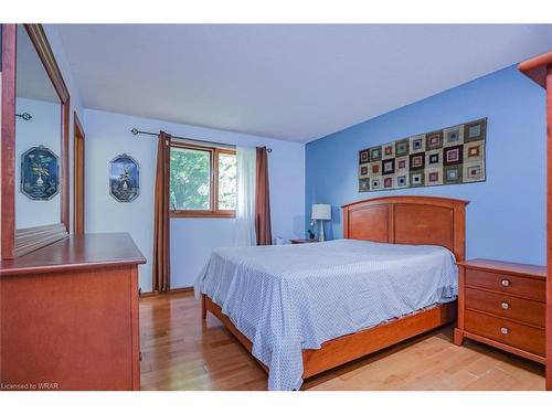 95 Pinnacle Crescent, Guelph, ON - Indoor Photo Showing Bedroom