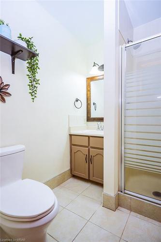 95 Pinnacle Crescent, Guelph, ON - Indoor Photo Showing Bathroom