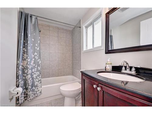 572 Mortimer Drive, Cambridge, ON - Indoor Photo Showing Bathroom