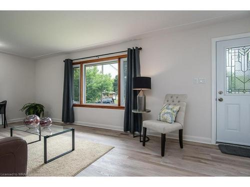 155 Oriole Street, Waterloo, ON - Indoor Photo Showing Living Room