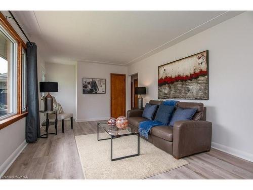 155 Oriole Street, Waterloo, ON - Indoor Photo Showing Living Room