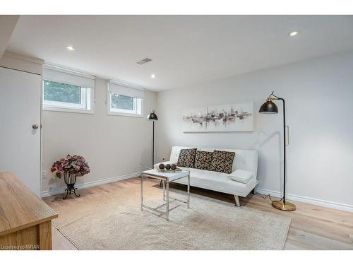 155 Oriole Street, Waterloo, ON - Indoor Photo Showing Living Room