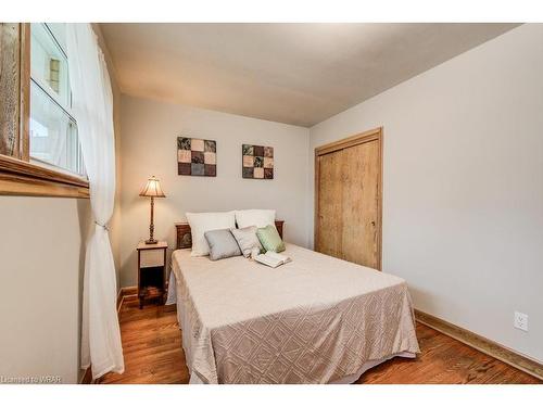 55 Katherine Crescent, Kitchener, ON - Indoor Photo Showing Bedroom