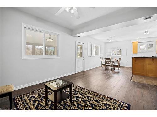 84 Everglade Crescent, Kitchener, ON - Indoor Photo Showing Living Room