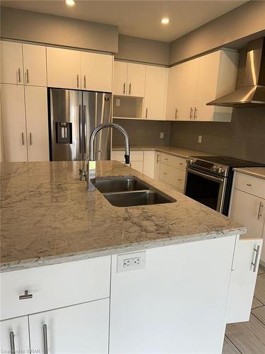 601 Florencedale Crescent, Kitchener, ON - Indoor Photo Showing Kitchen With Stainless Steel Kitchen With Double Sink With Upgraded Kitchen