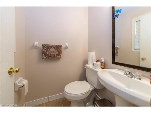 703 New Hampshire Street, Waterloo, ON - Indoor Photo Showing Bathroom