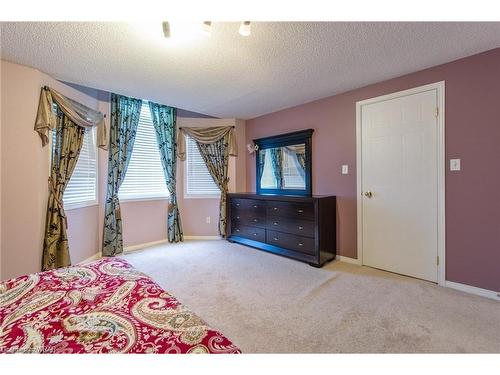 703 New Hampshire Street, Waterloo, ON - Indoor Photo Showing Bedroom