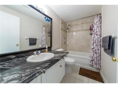 703 New Hampshire Street, Waterloo, ON - Indoor Photo Showing Bathroom