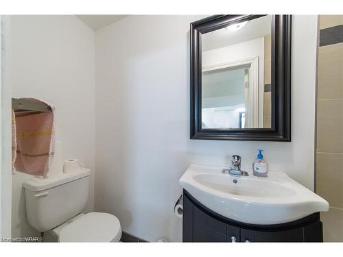 703 New Hampshire Street, Waterloo, ON - Indoor Photo Showing Bathroom