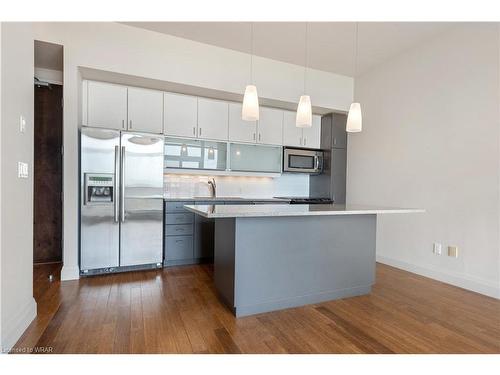 906-191 King Street S, Waterloo, ON - Indoor Photo Showing Kitchen With Upgraded Kitchen