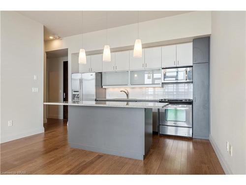 906-191 King Street S, Waterloo, ON - Indoor Photo Showing Kitchen With Stainless Steel Kitchen With Upgraded Kitchen