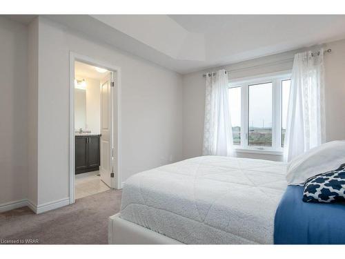 88 Reistwood Drive, Kitchener, ON - Indoor Photo Showing Bedroom