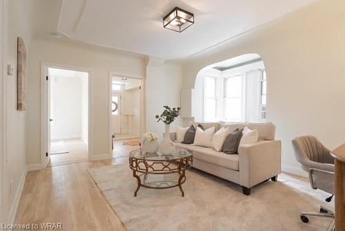 236 Church Street N, Cambridge, ON - Indoor Photo Showing Living Room