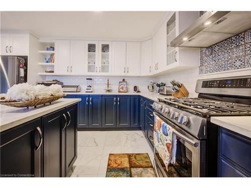 6 Oak Street, Cambridge, ON - Indoor Photo Showing Kitchen