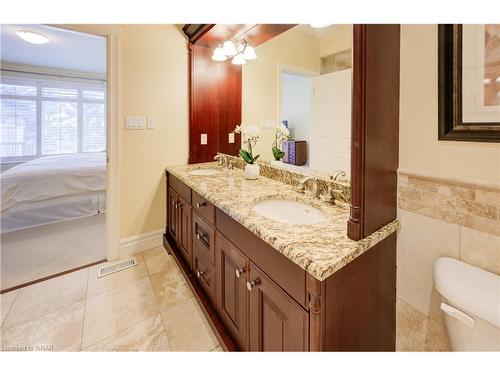 44-260 Deer Ridge Drive, Kitchener, ON - Indoor Photo Showing Bathroom