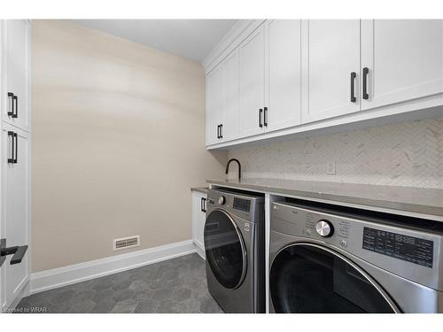 230 Stanley Drive, Waterloo, ON - Indoor Photo Showing Laundry Room