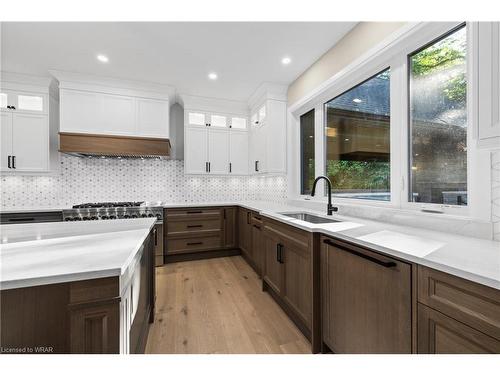 230 Stanley Drive, Waterloo, ON - Indoor Photo Showing Kitchen With Upgraded Kitchen