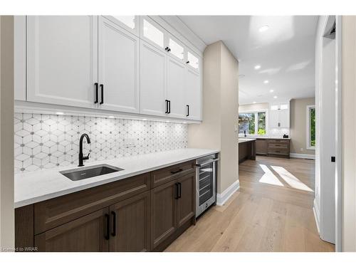 230 Stanley Drive, Waterloo, ON - Indoor Photo Showing Kitchen With Upgraded Kitchen