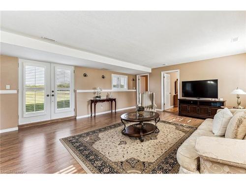 1188 Sheffield Road, Hamilton, ON - Indoor Photo Showing Living Room