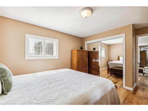 1188 Sheffield Road, Hamilton, ON - Indoor Photo Showing Bedroom