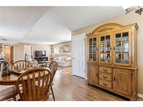 1188 Sheffield Road, Hamilton, ON - Indoor Photo Showing Dining Room