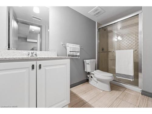 102-321 Spruce Street, Waterloo, ON - Indoor Photo Showing Bathroom