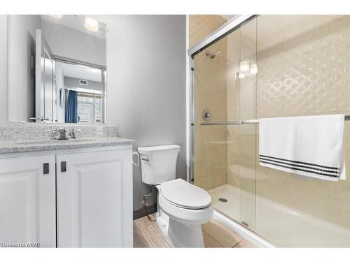 102-321 Spruce Street, Waterloo, ON - Indoor Photo Showing Bathroom