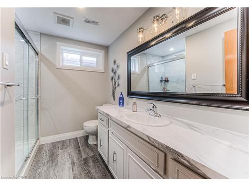 626 Pioneer Drive, Kitchener, ON - Indoor Photo Showing Bathroom