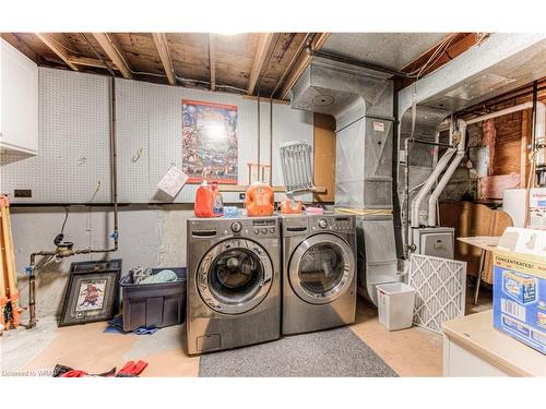 626 Pioneer Drive, Kitchener, ON - Indoor Photo Showing Laundry Room