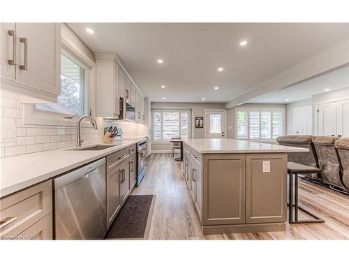 626 Pioneer Drive, Kitchener, ON - Indoor Photo Showing Kitchen With Upgraded Kitchen