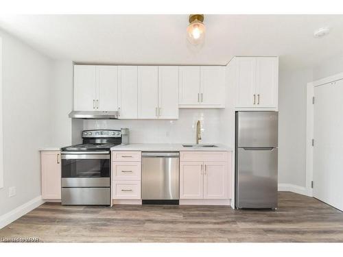 4-132 Ahrens Street W, Kitchener, ON - Indoor Photo Showing Kitchen With Stainless Steel Kitchen