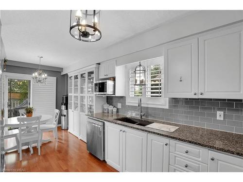 78 Mountain Laurel Crescent, Kitchener, ON - Indoor Photo Showing Kitchen With Double Sink With Upgraded Kitchen